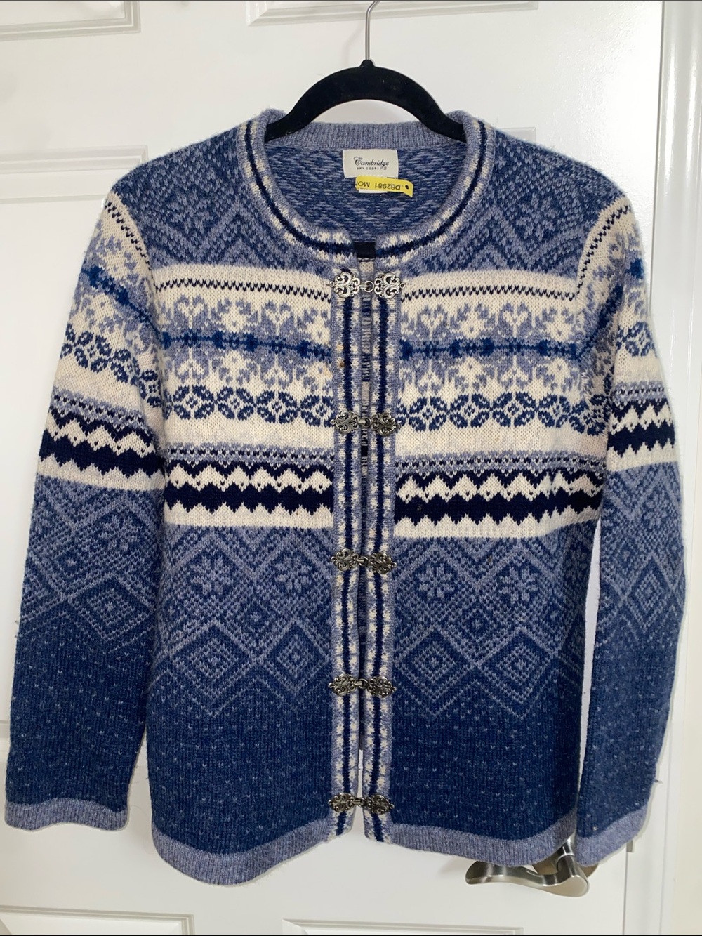 Cambridge Dry Goods Wool Fair Isle Cardigan Blue Sweater size M